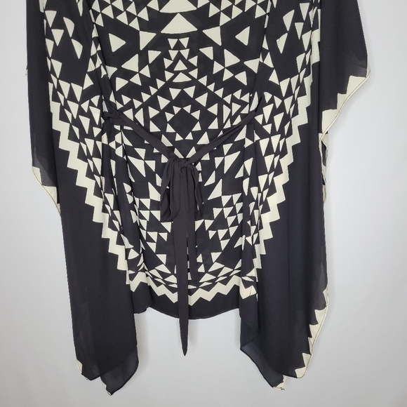BCBGMaxAzria Tribal Print Kaftan Black and White - Picture 5 of 14